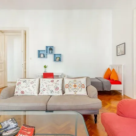 Apartment Spacious Synagogue